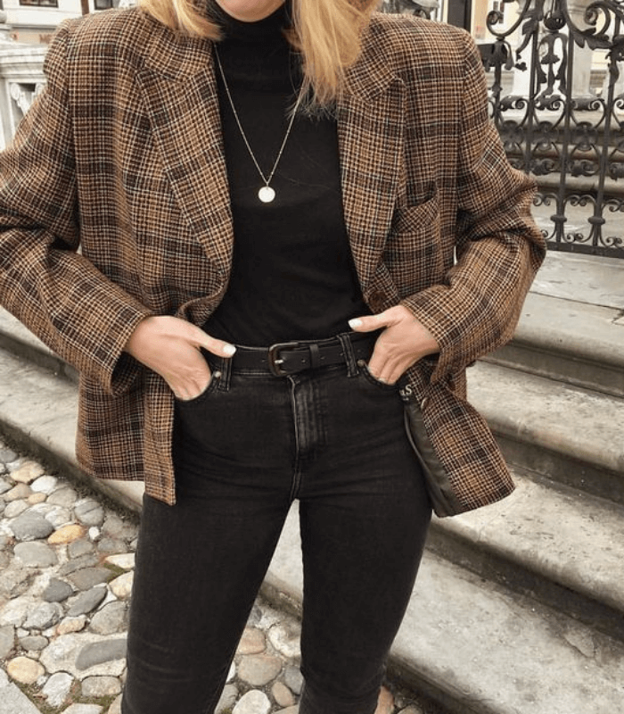 woman wearing Fall plaid coat with jeans